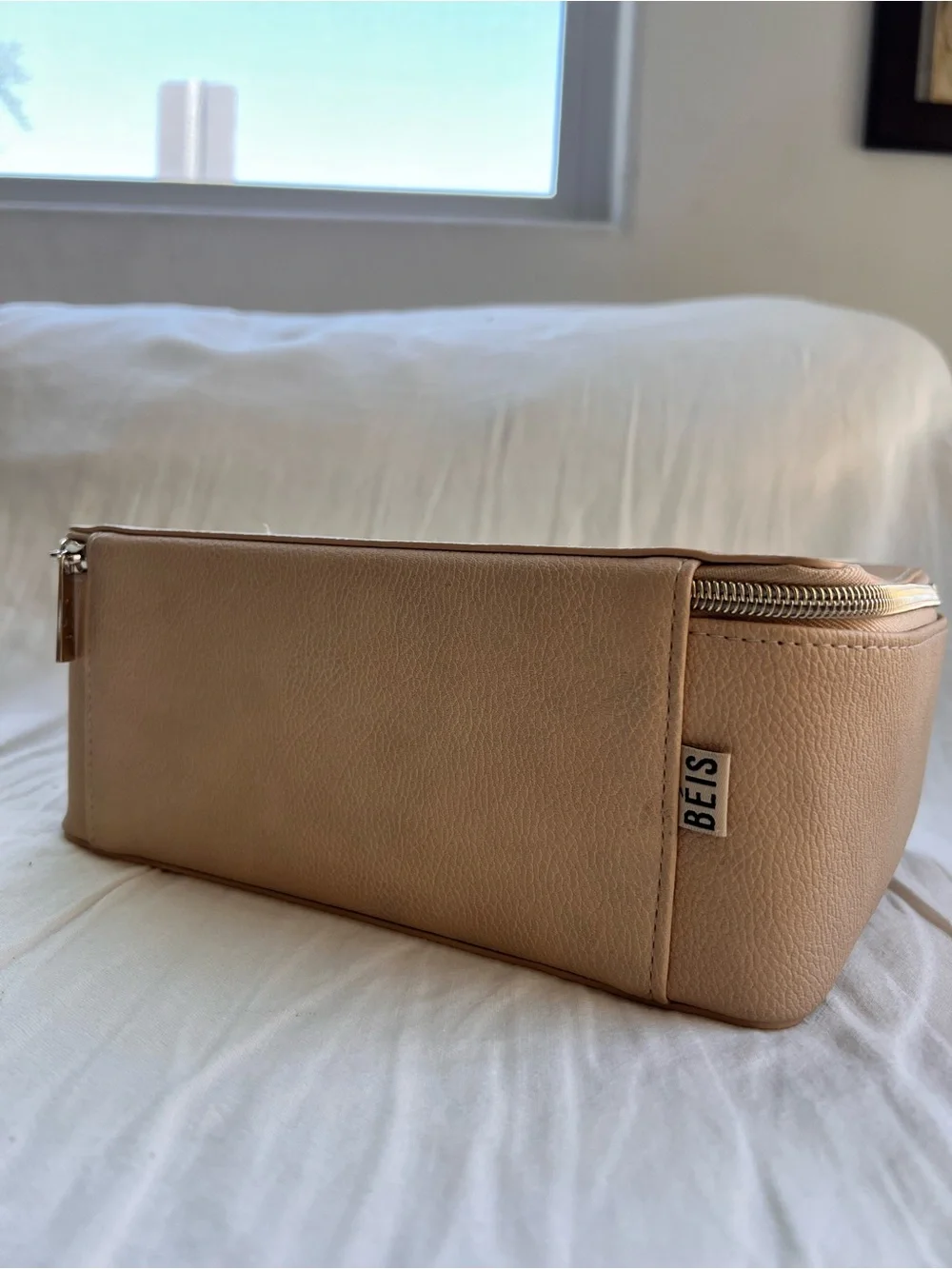 NWT BÉIS The Cosmetic Bag Beige Travel Makeup Organizer Toiletry Case